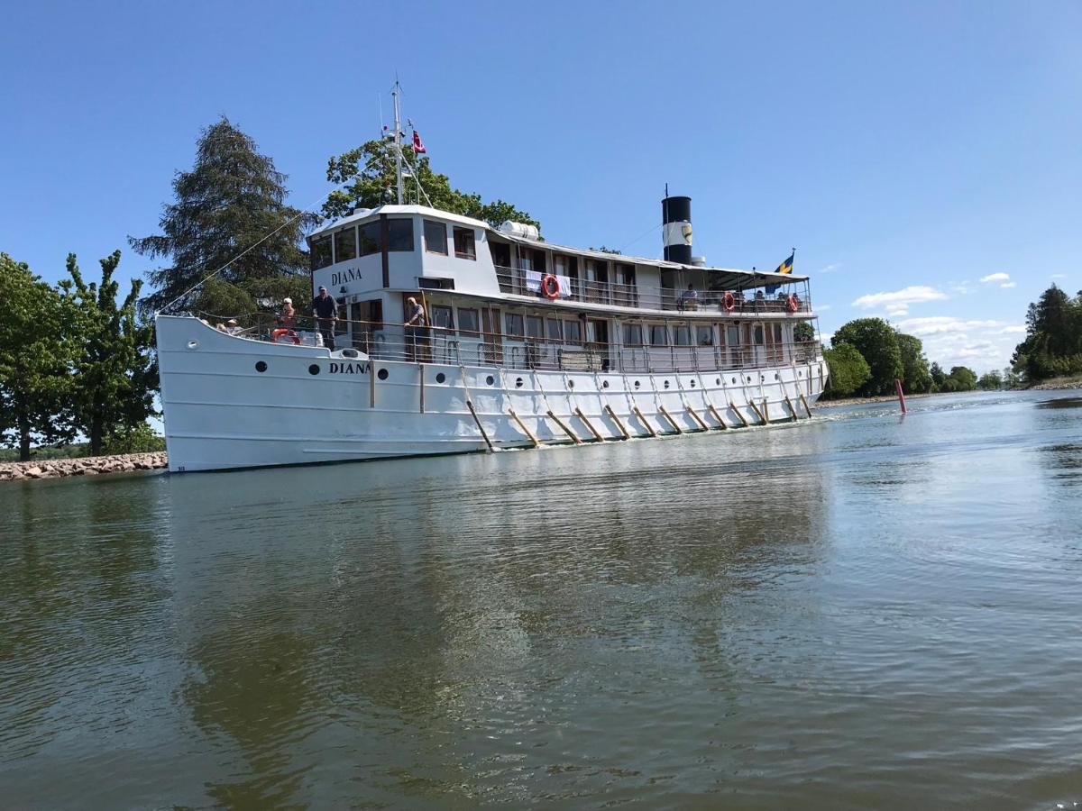 Hatty'S Guesthouse Motala Exterior photo